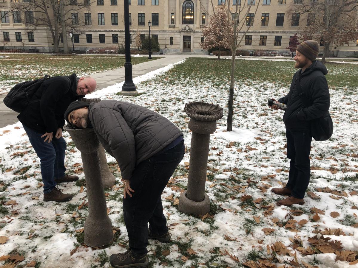 Johannes à l'écoute des sols de Cornell, Ag Quad, 2019