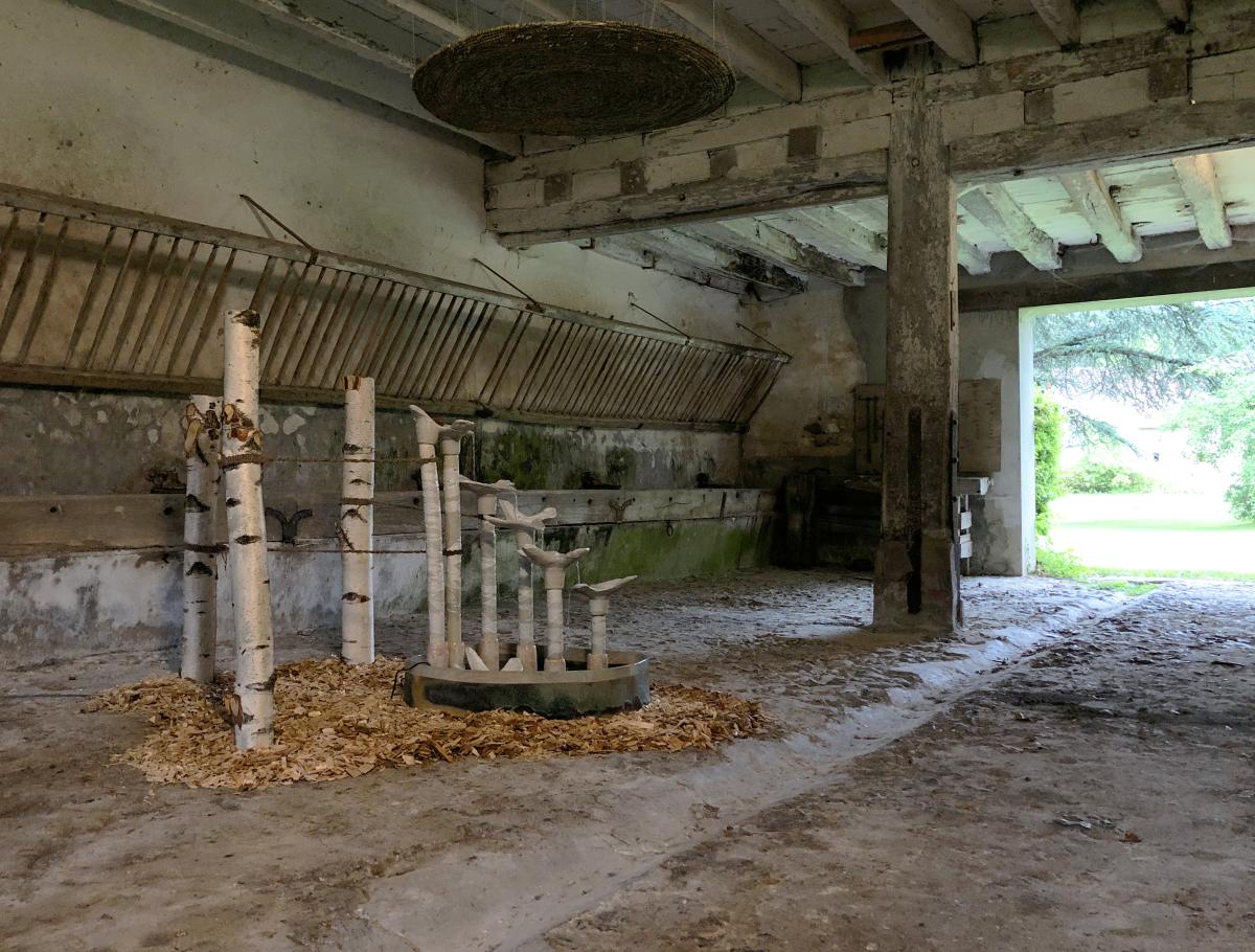 Berkanan dans la grange pyramidale du Moulin Riche de Concressault en 2022