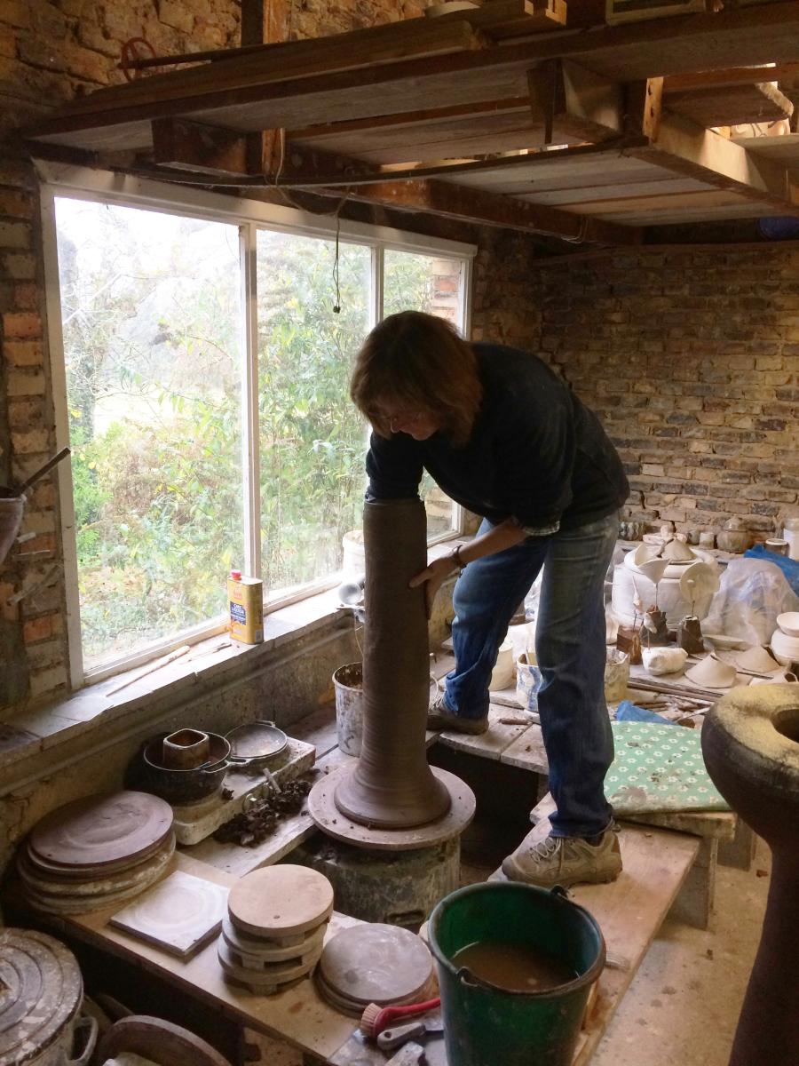 Charlotte Poulsen en train de tourner une des pièces